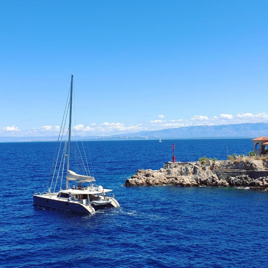 Narcis Central Apartment With Sea & City Views Veli Lošinj Buitenkant foto