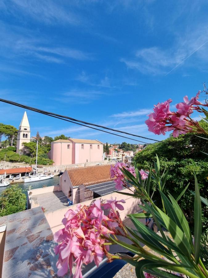 Narcis Central Apartment With Sea & City Views Veli Lošinj Buitenkant foto