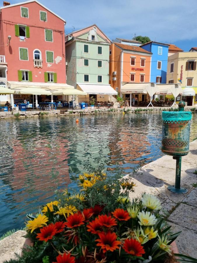 Narcis Central Apartment With Sea & City Views Veli Lošinj Buitenkant foto