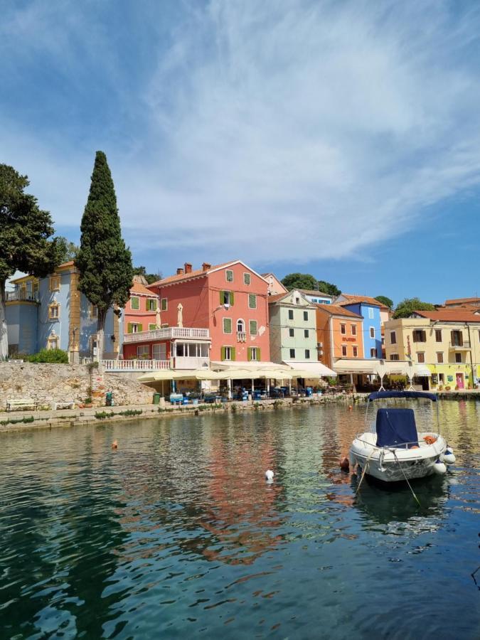 Narcis Central Apartment With Sea & City Views Veli Lošinj Buitenkant foto