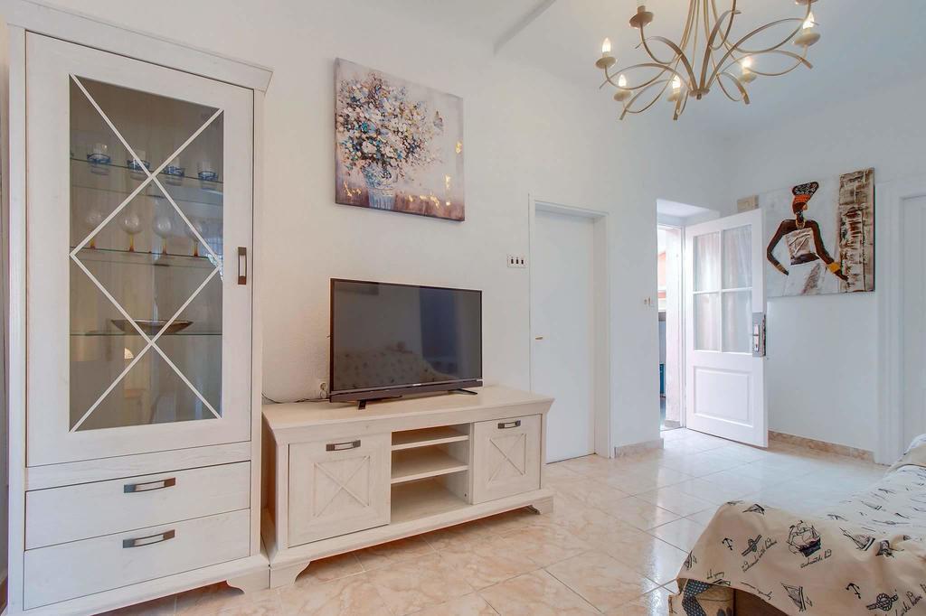 Narcis Central Apartment With Sea & City Views Veli Lošinj Buitenkant foto