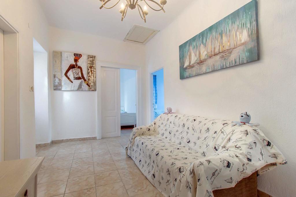 Narcis Central Apartment With Sea & City Views Veli Lošinj Buitenkant foto
