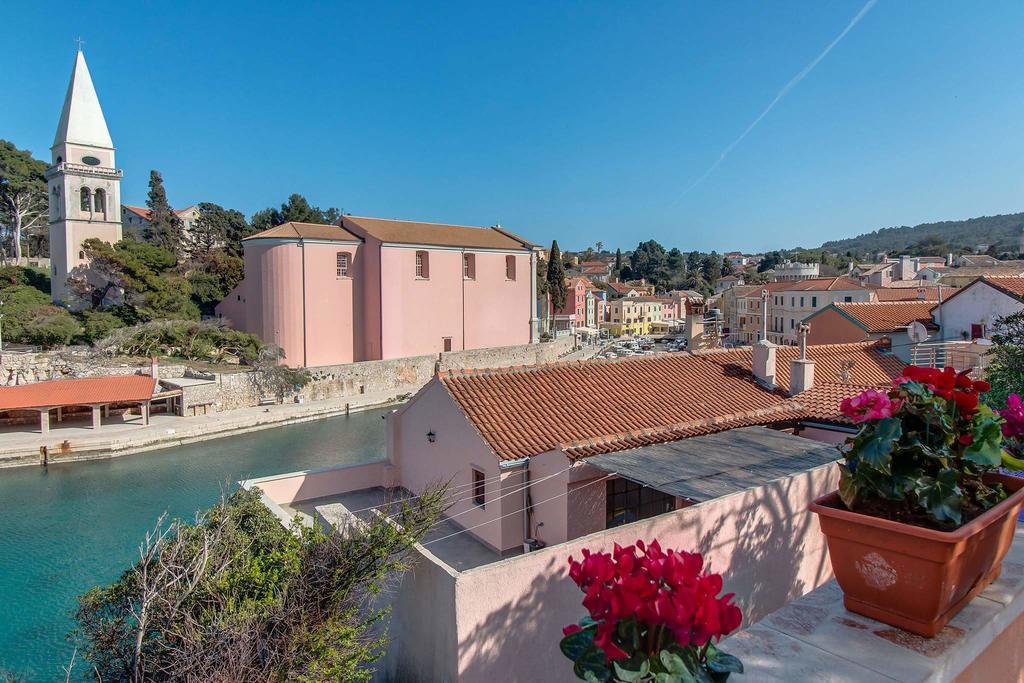 Narcis Central Apartment With Sea & City Views Veli Lošinj Buitenkant foto